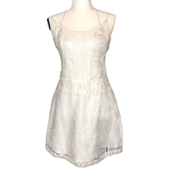 Walter Baker White A-Line Knee Length Lace Dress NWT size 4 - Picture 1 of 8